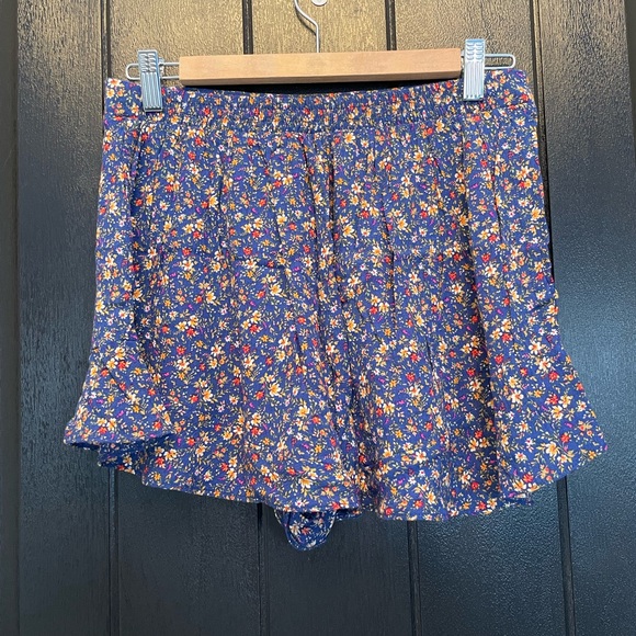 Matching Floral Short Set (Shirt & Short) - Picture 7 of 12
